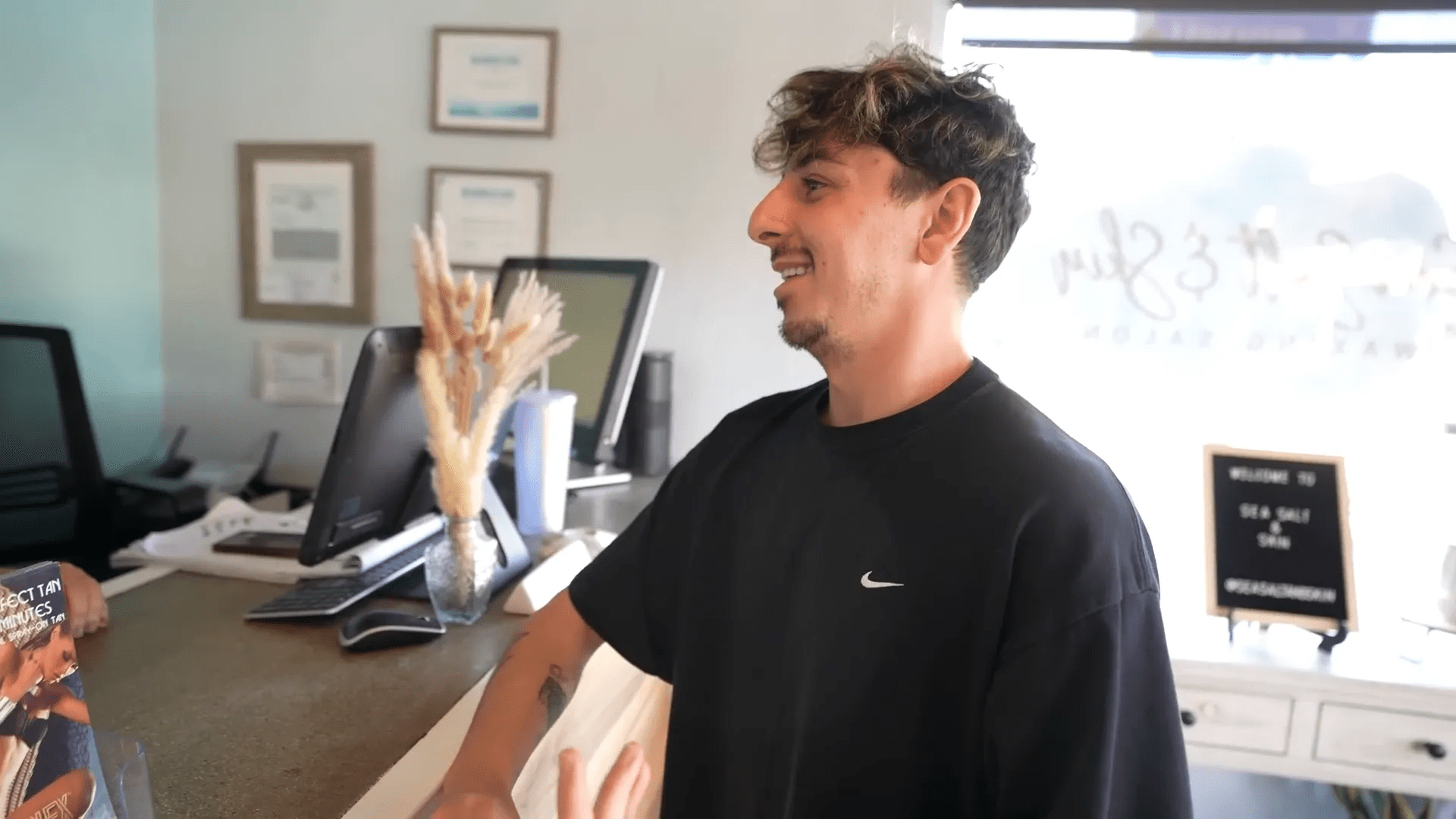 Burun ağdası yapılan bir salon görüntüsü