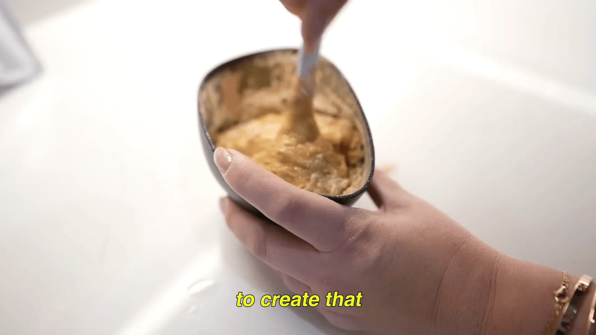 24 ayar altın maskesi uygulaması